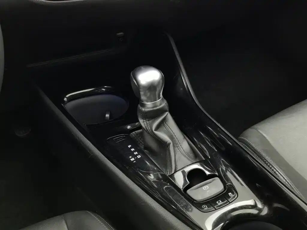 Toyota IZOA 2018 2.0L Yichi Edition China V фото 13