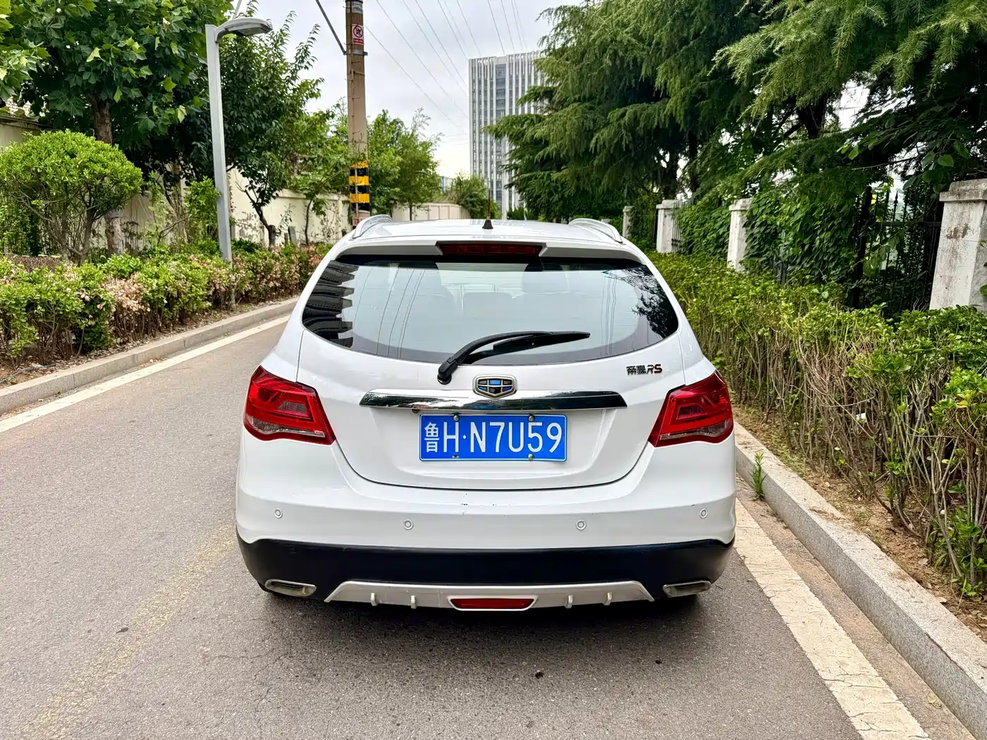 Фото 5 - Geely Emgrand