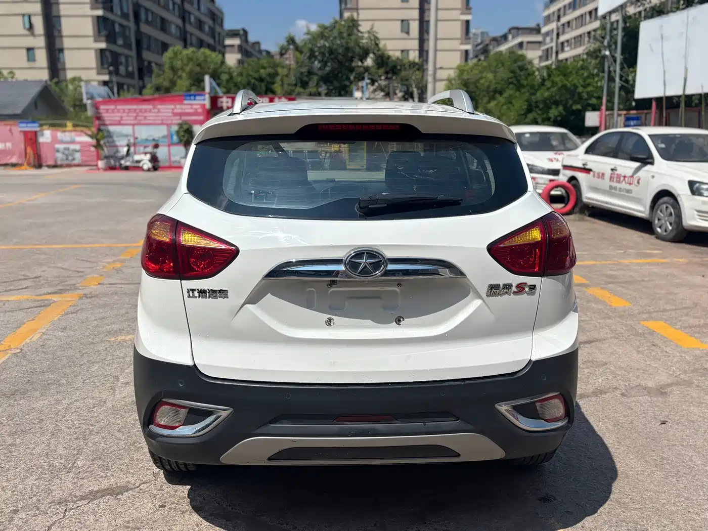 JAC Motors Refine S3 2015 2014 1.5L CVT Luxury