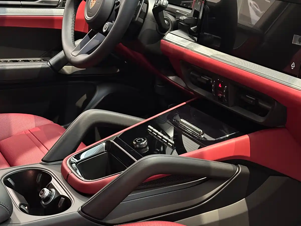 Porsche Cayenne 2025 Cayenne 3.0T Dream Chaser Edition фото 8