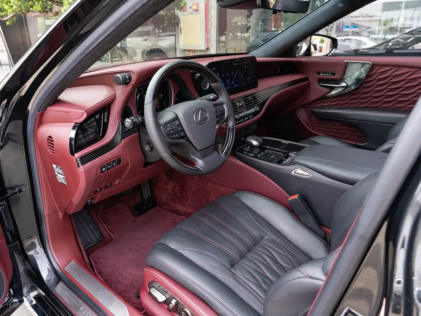 Lexus LS 2021 500h Executive Edition фото 9