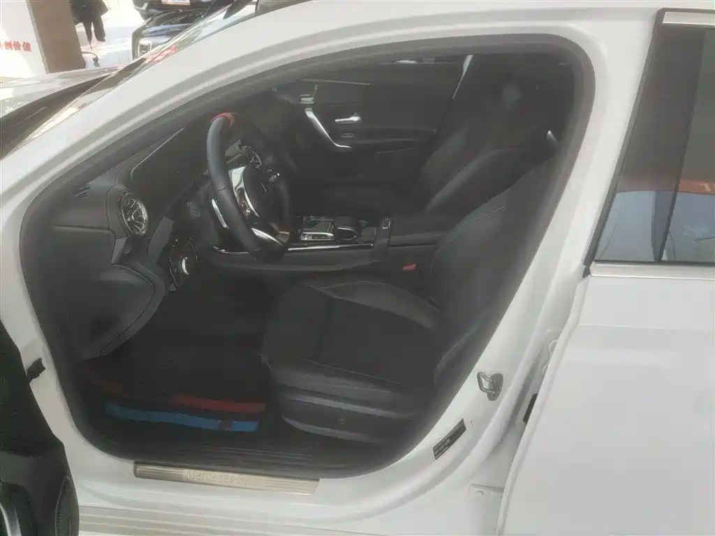 Mercedes-Benz A-Class 2020 A 200 L Sport Sedan фото 15