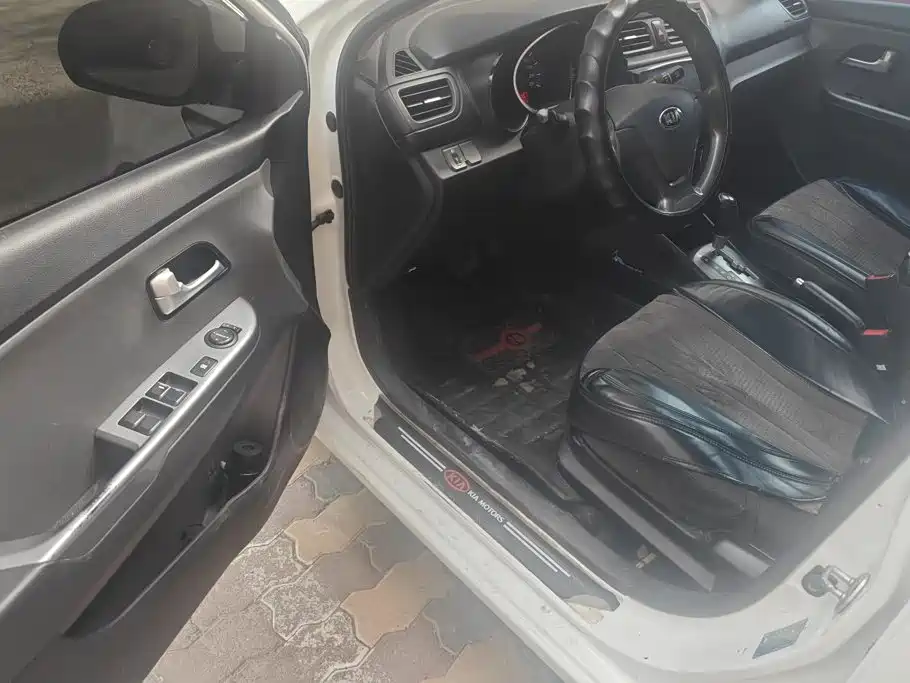 Kia K2 2017 2015 Sedan 1.4L AT GLS