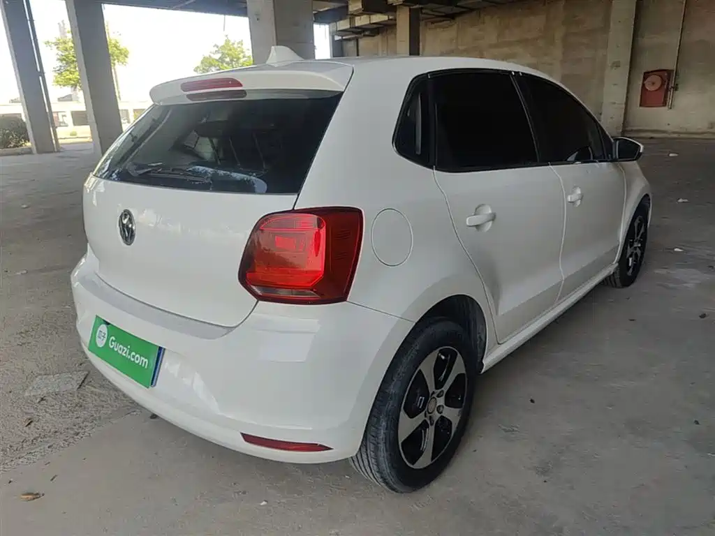 Volkswagen Polo 2016 1.4L Manual Trend фото 7