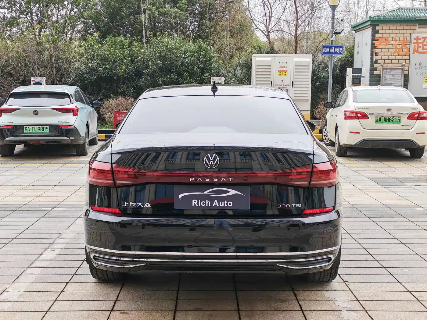 Volkswagen Passat 2022 330TSI Starlight Luxury Edition фото 5