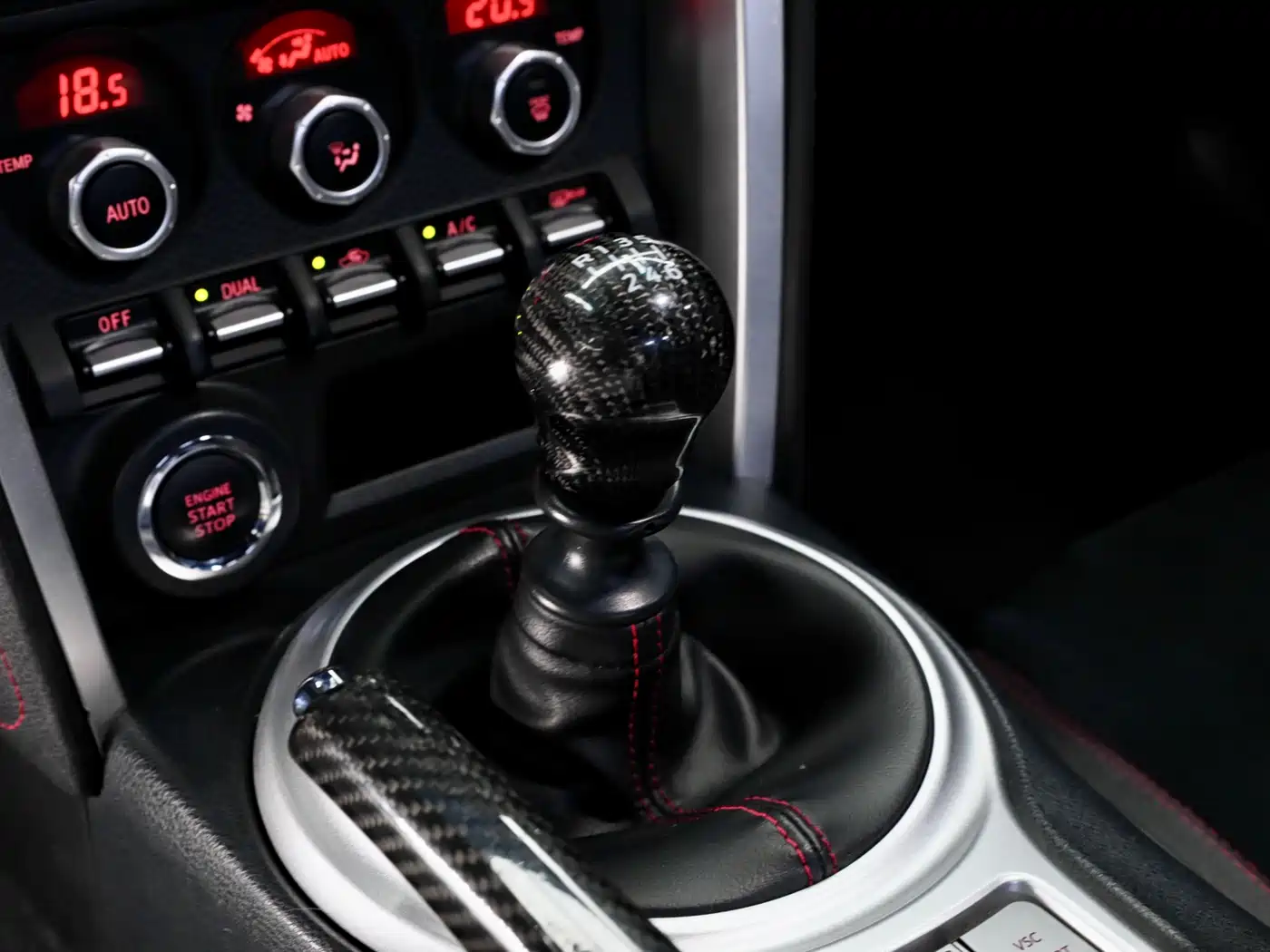 Subaru BRZ 2015 2.0i Manual фото 11