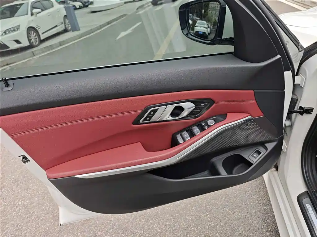 BMW 3 Series 2024 325Li M Sport Package фото 11