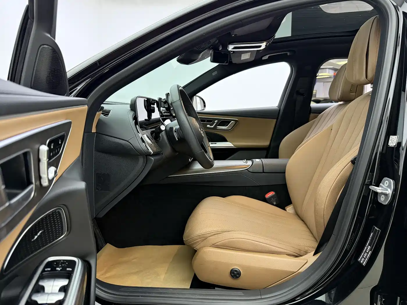 Mercedes-Benz E-Class 2024 E 300 L Fashion фото 4