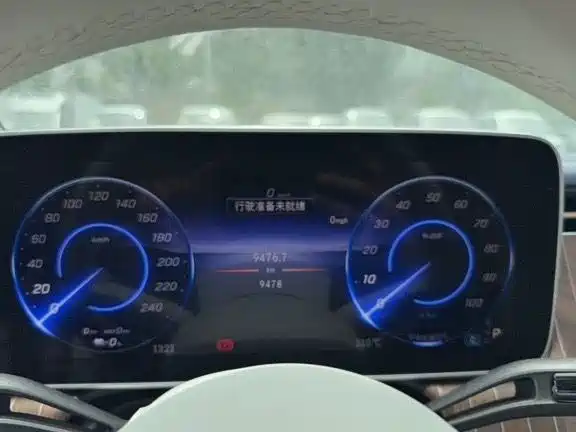 Mercedes-Benz EQE 2025 Model 500 4MATIC Luxury Edition фото 3