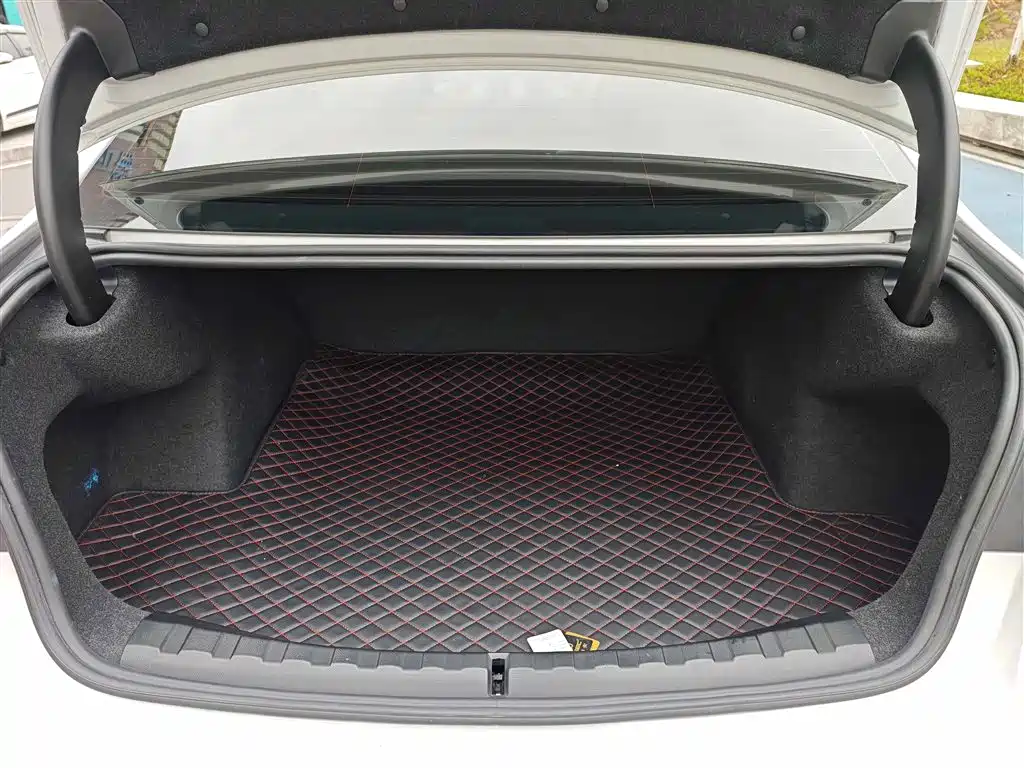 BMW 3 Series 2024 325Li M Sport Package фото 17