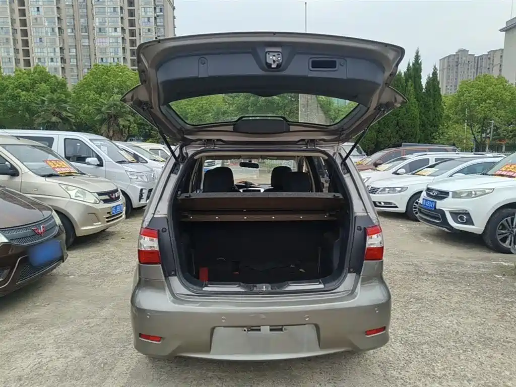 Nissan Livina 2015 2013 1.6XE CVT Comfort
