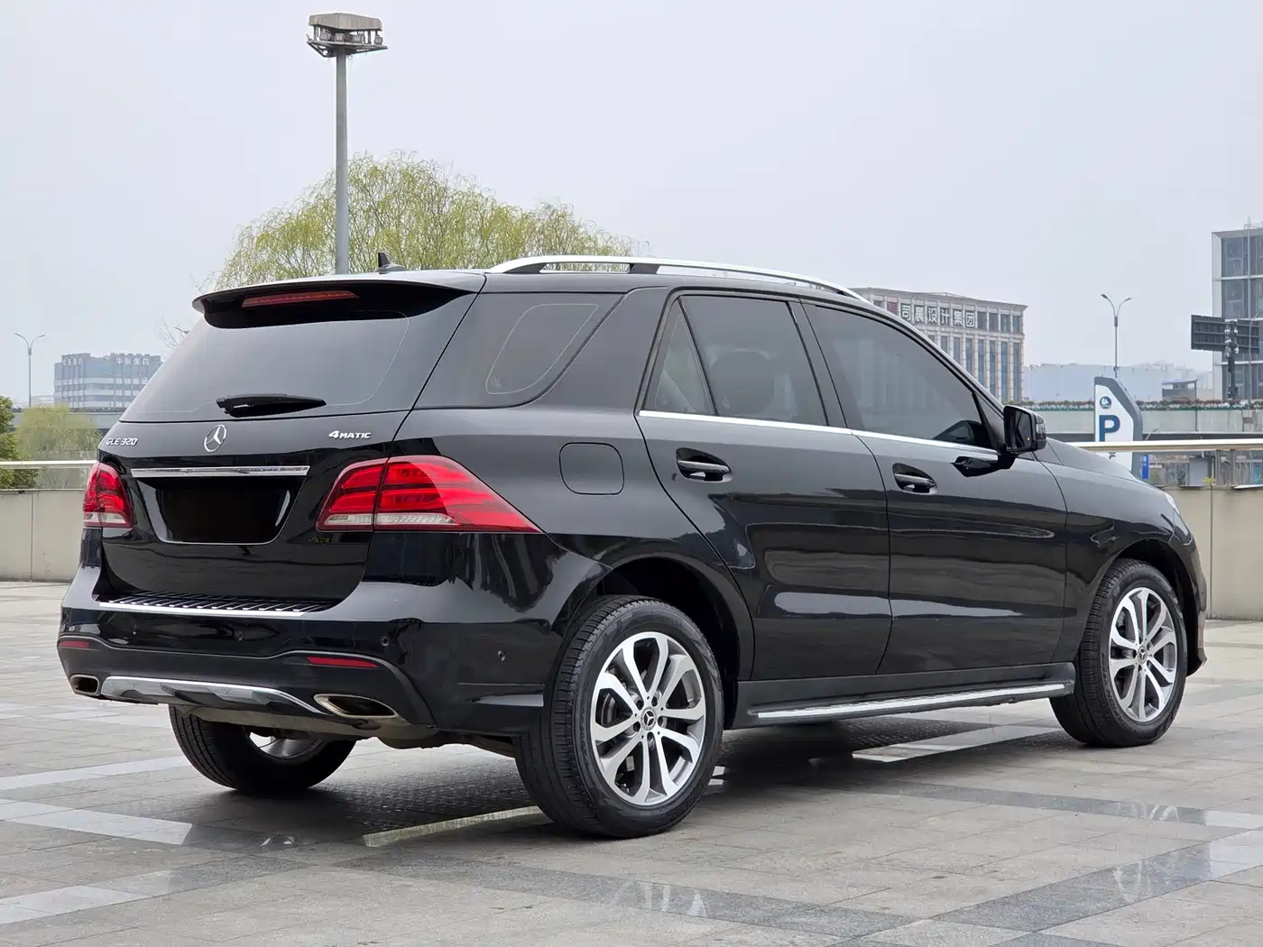 Mercedes-Benz GLE 2017 GLE 320 4MATIC Luxury фото 18