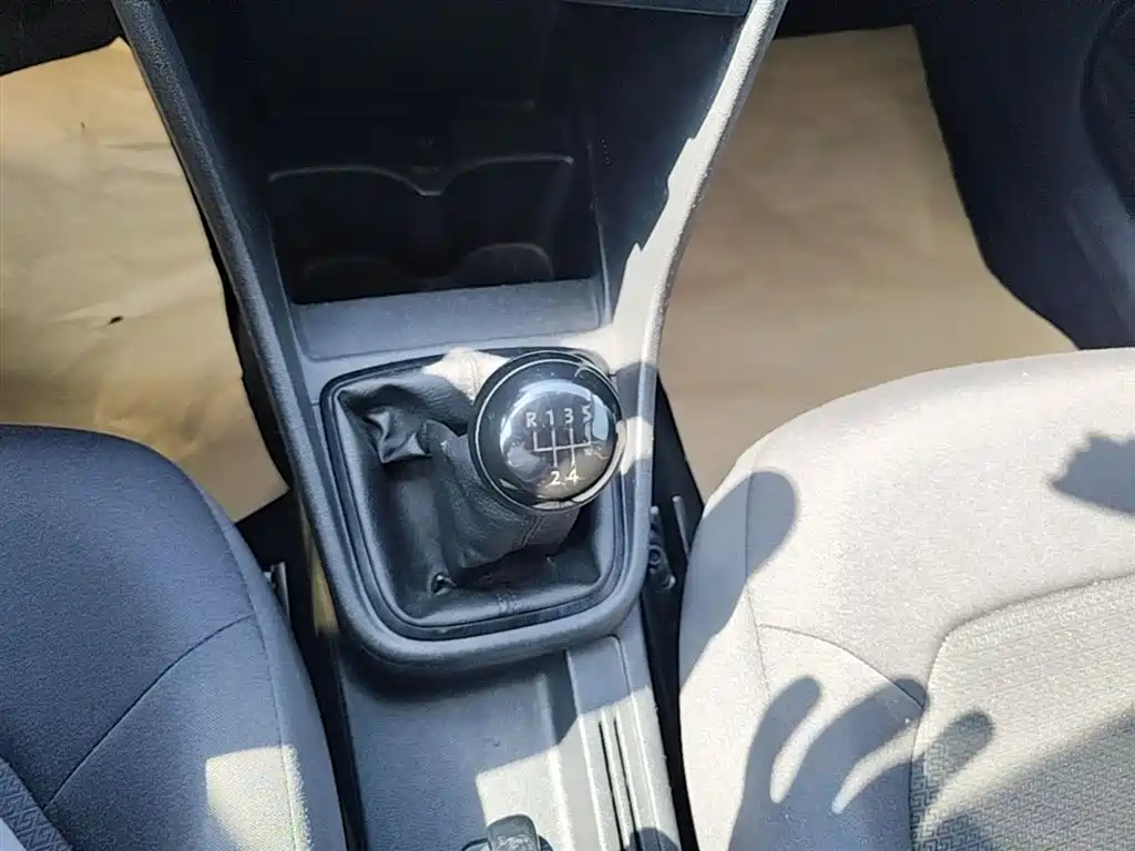 Volkswagen Santana 2015 1.4L Manual Trend Edition фото 14