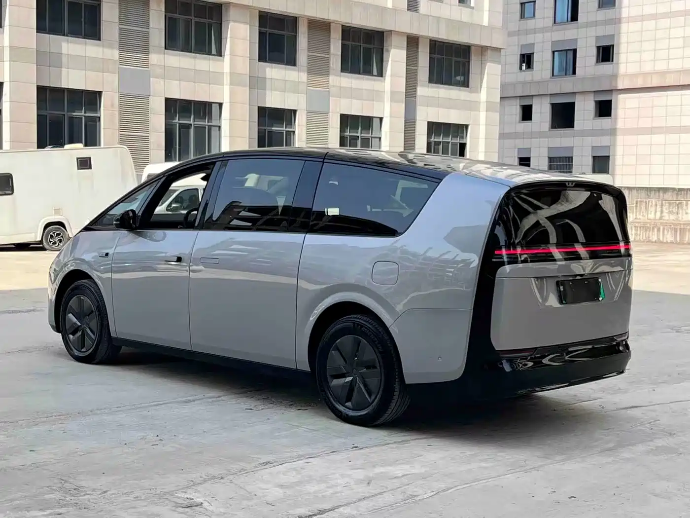 Li Auto MEGA 2025 Model Home Family Special Edition фото 9