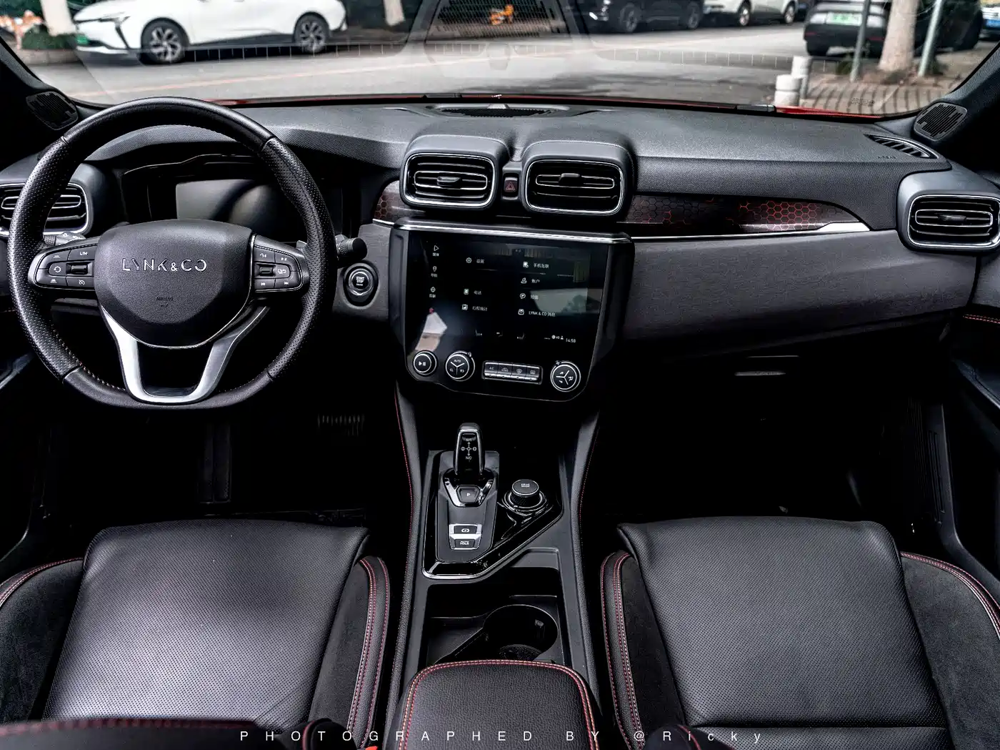 Lynk & Co 03 2019 2.0TD Auto Power Version фото 5