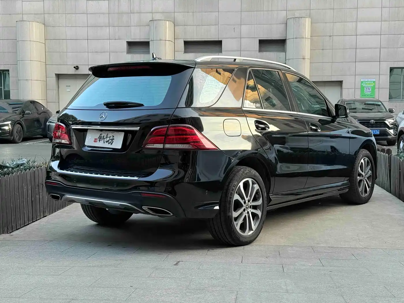 Mercedes-Benz GLE 2016 GLE 320 4MATIC Luxury фото 5