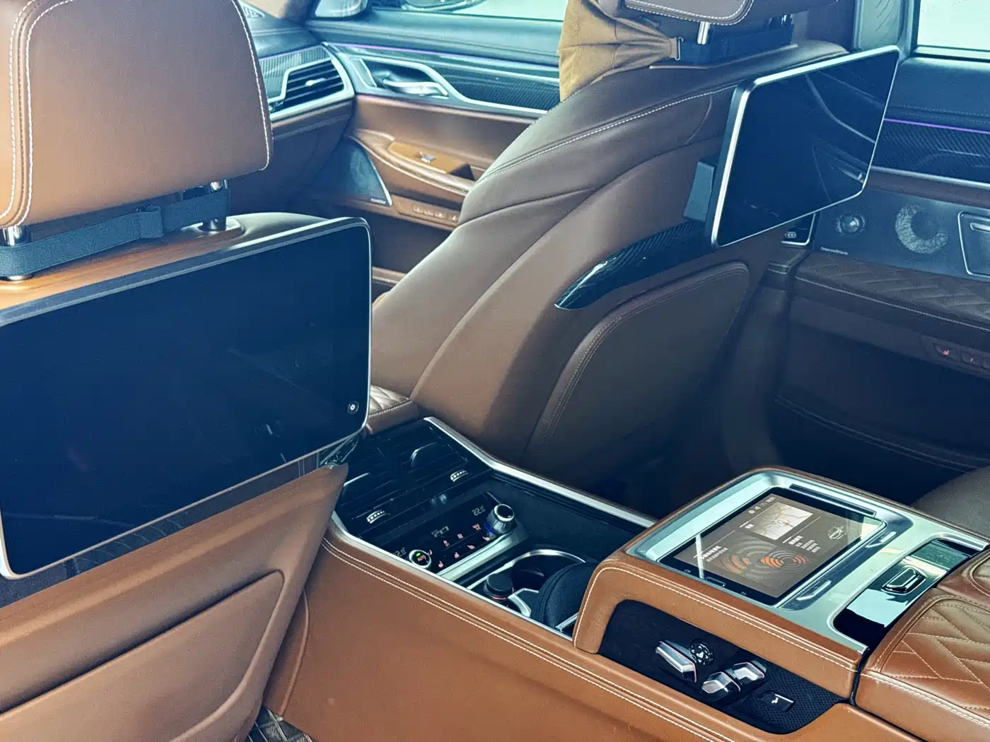 BMW 7 Series 2019 740Li xDrive Executive M Sport Package фото 10
