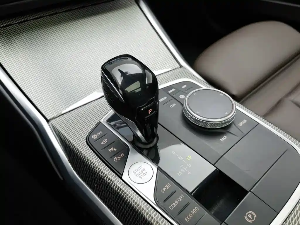صورة 13 - BMW 3 Series