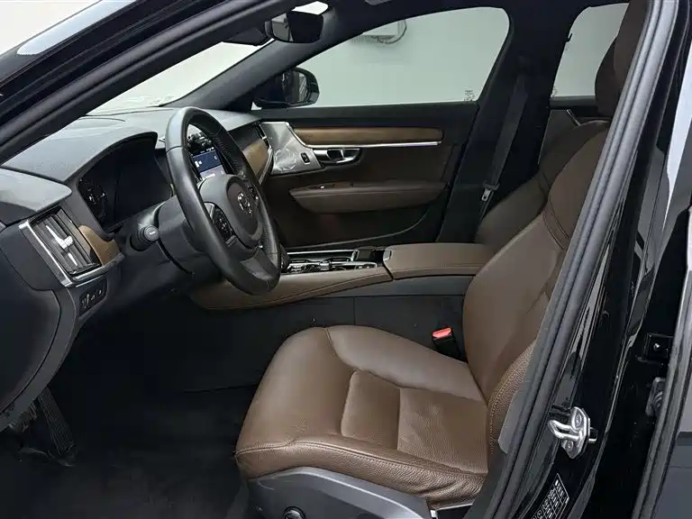 VOLVO S90 PLUG IN HYBRID