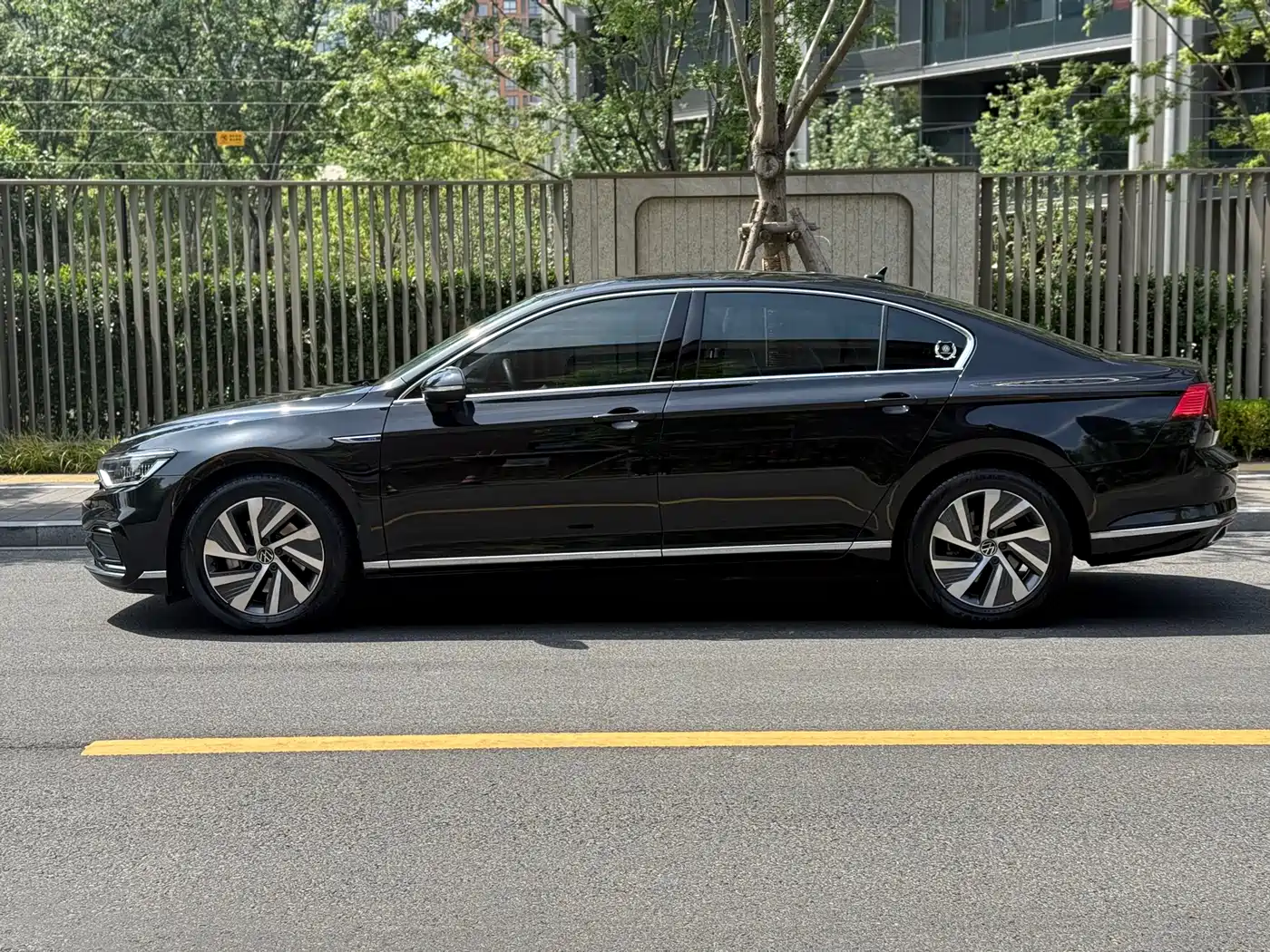 Volkswagen Magotan GTE Plug-in Hybrid 2020 GTE Luxury фото 3
