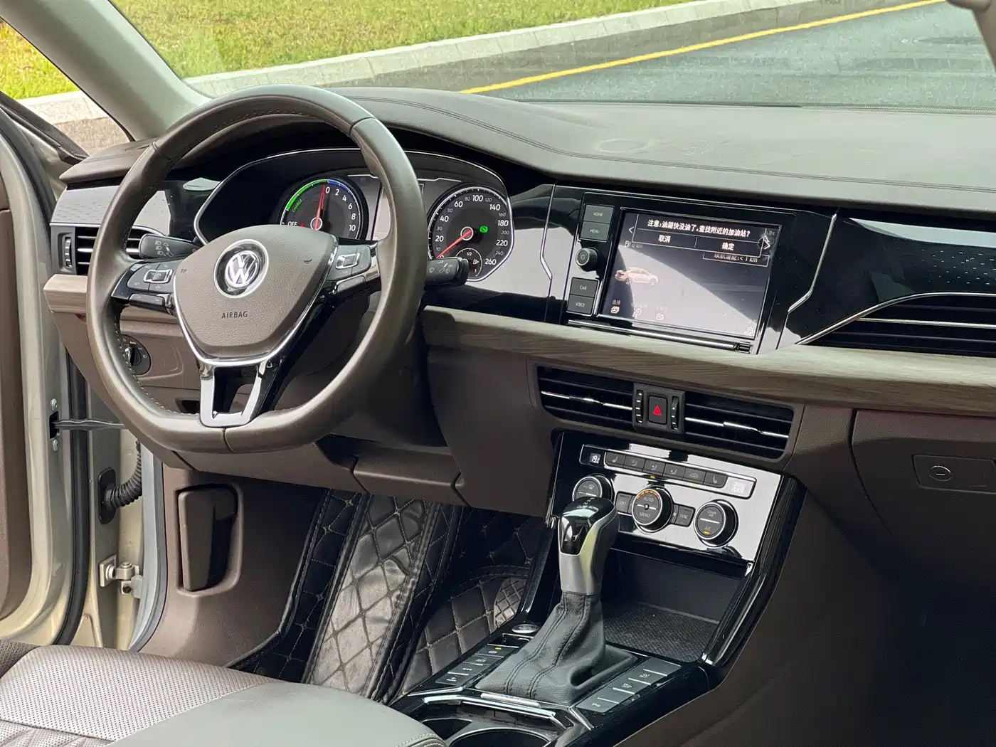 Volkswagen Passat New Energy 2019 430PHEV Hybrid Luxury Edition фото 14