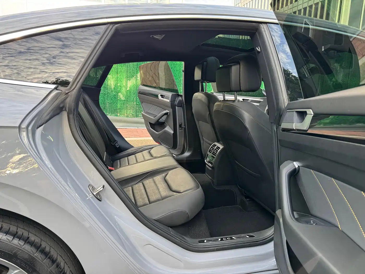 Volkswagen FAW-Volkswagen CC 2023 380TSI Eye-catching Edition фото 11