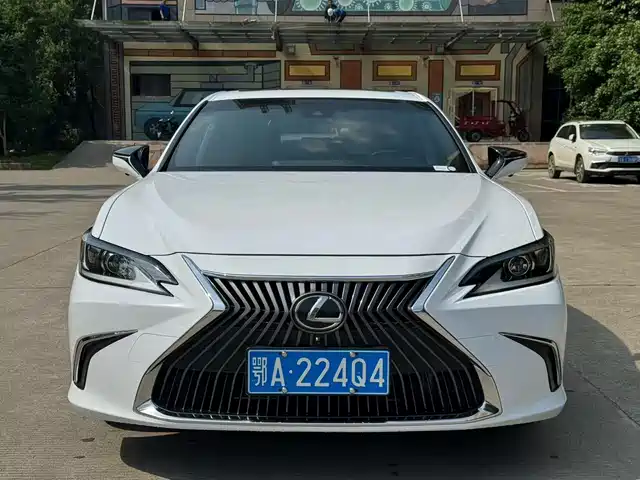 Lexus ES 2021 200 Luxury Edition