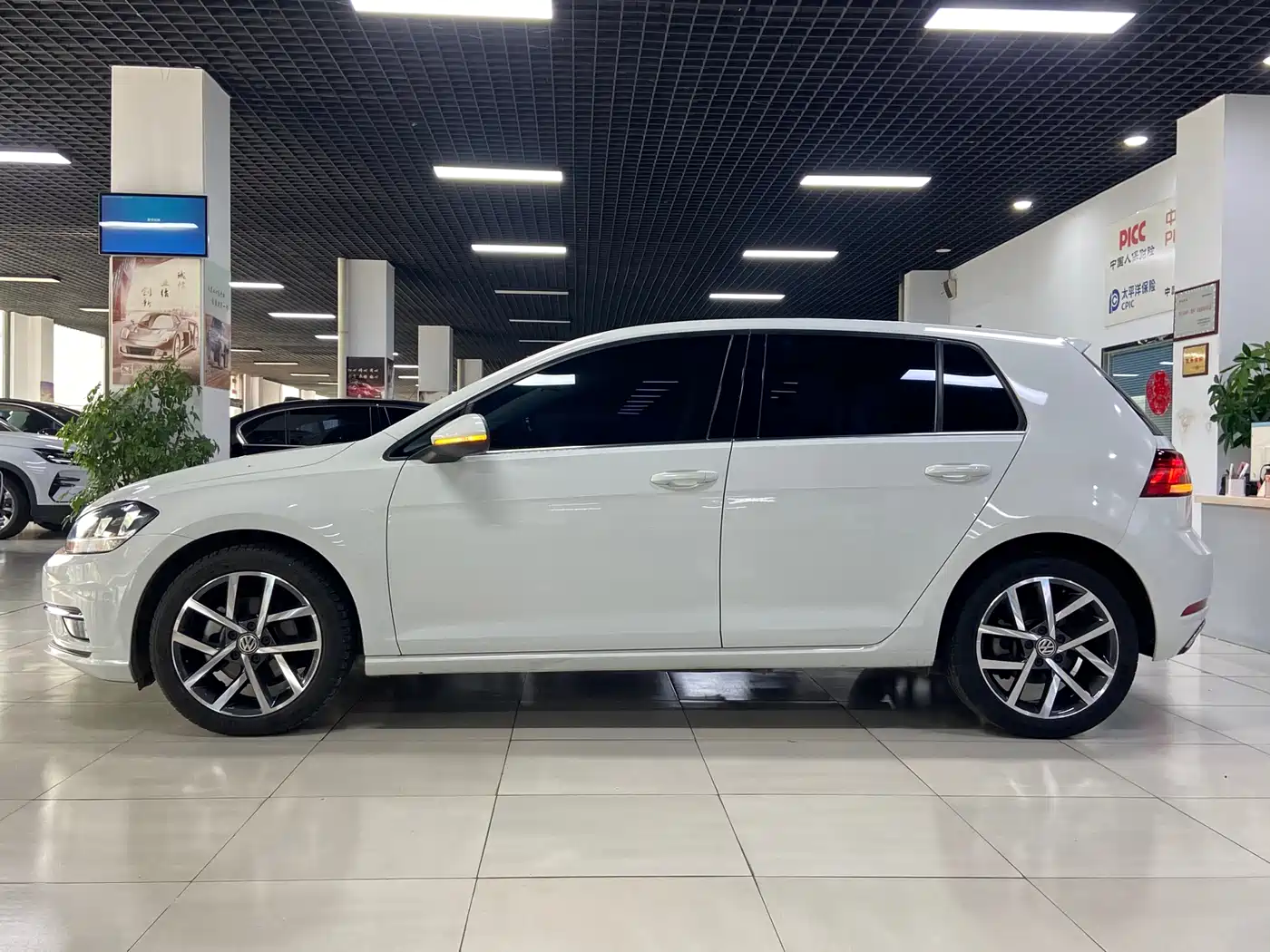 Volkswagen Golf 2020 280TSI DSG Comfort фото 3