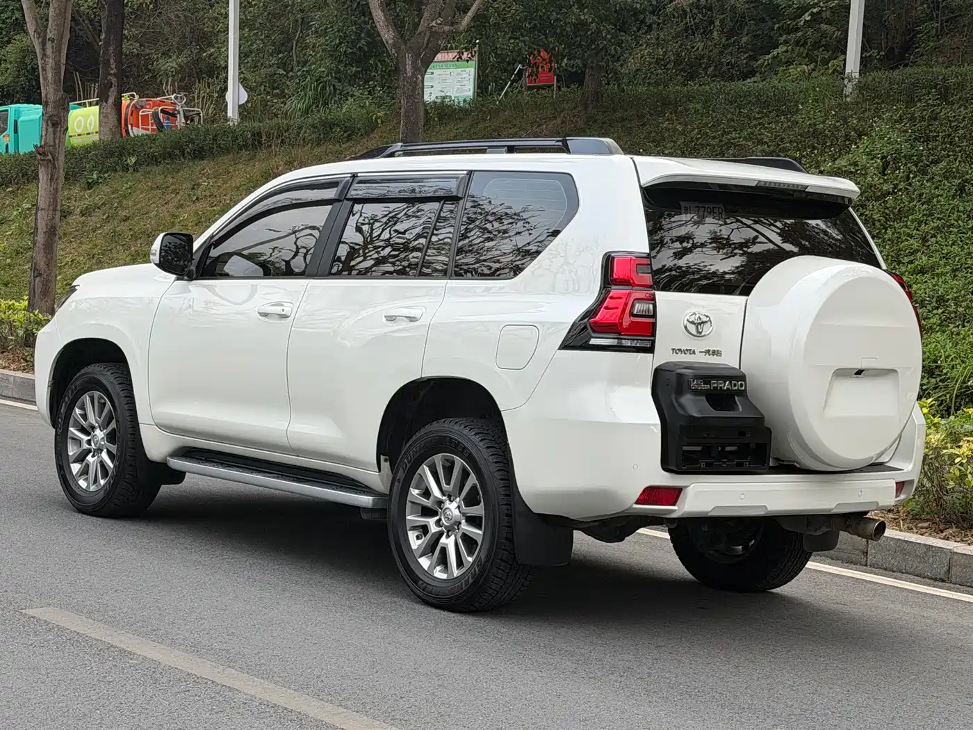 Toyota Prado 2018 3.5L Automatic TX-L NAVI Rear-mounted Spare Tire фото 4
