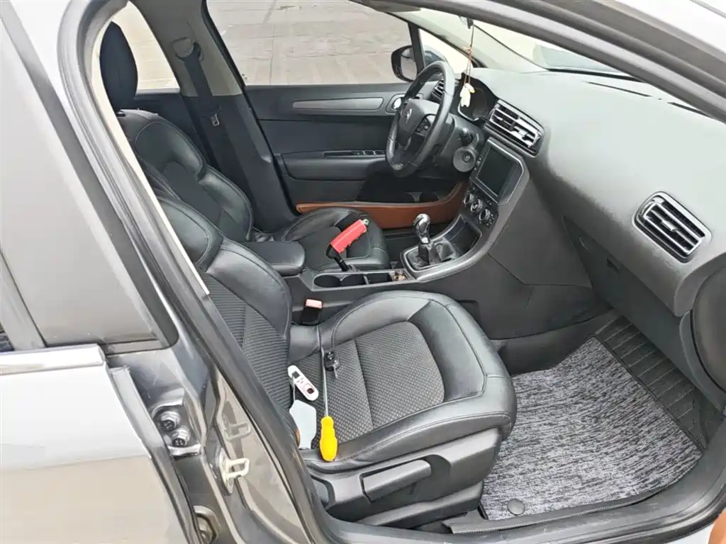 Citroën C4 C-Quatre 2017 2016 1.6L Manual Luxury