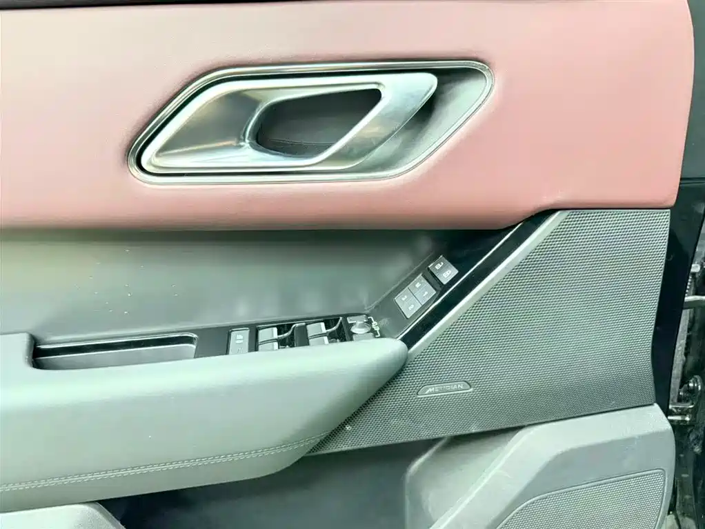Land Rover Range Rover Velar 2025 Dynamic HSE фото 13