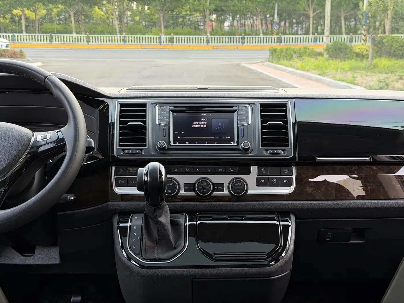 Volkswagen Multivan 2020 2019 2.0TSI 4WD Premium 7-seater