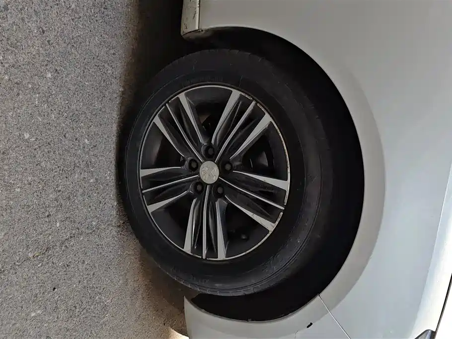 Peugeot 308 2016 1.6L Automatic Fashion фото 6