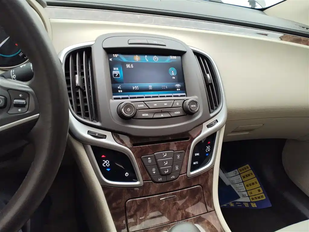 Buick LaCrosse 2013 2.0T SIDI Technology фото 9
