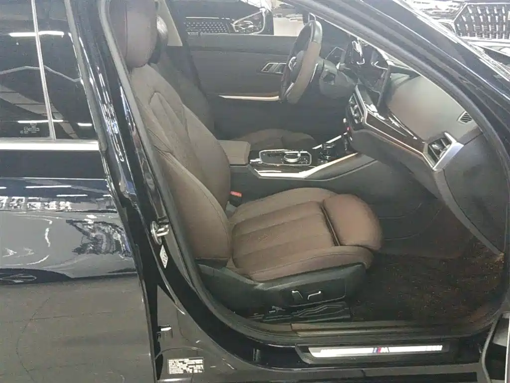 BMW 3 Series 2024 325Li M Sport Package фото 25