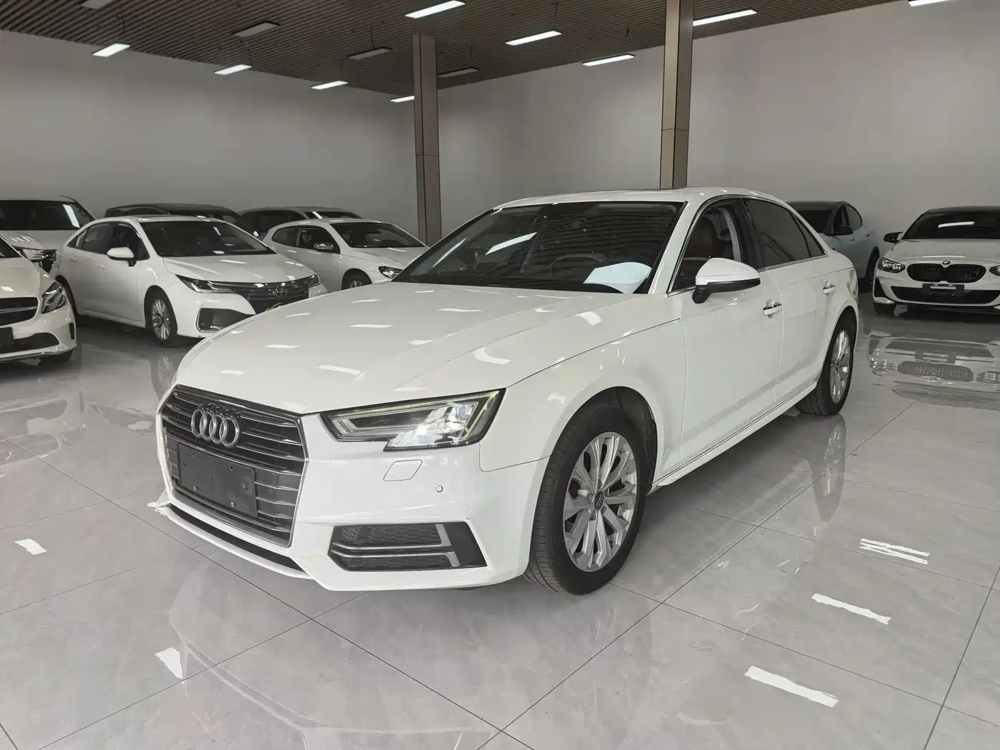 Audi A4L 2019 40 TFSI Progressive (China V)