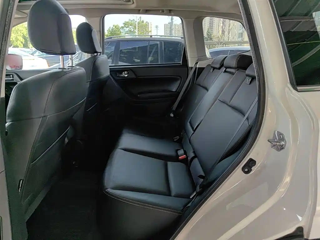 Subaru Forester 2014 2.5i Automatic Elite Edition фото 17