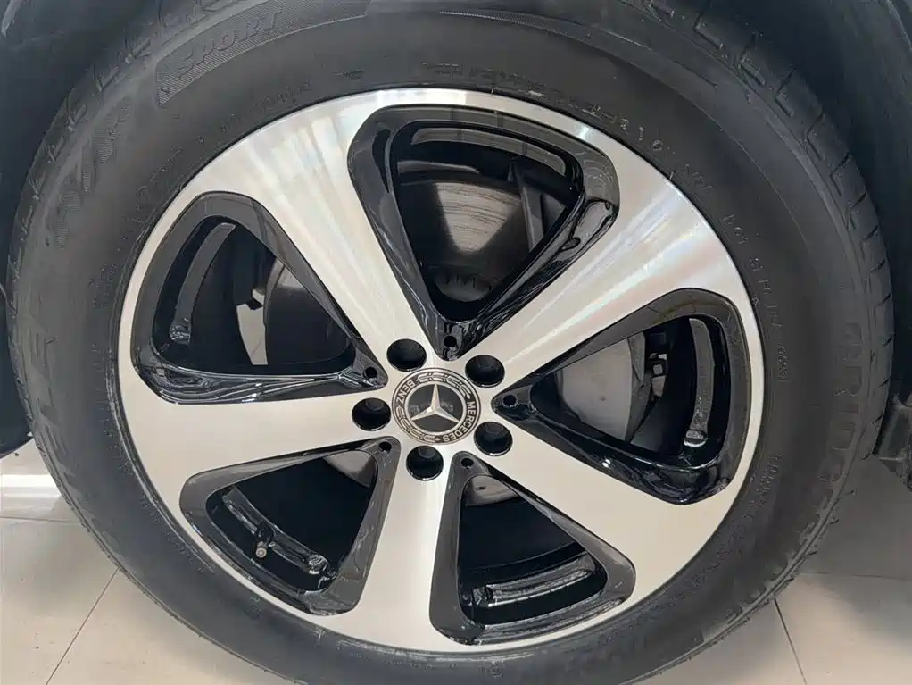 Mercedes-Benz GLC 2018 Facelift GLC 260 4MATIC Luxury фото 5