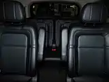 Photo 14 - Lincoln Aviator