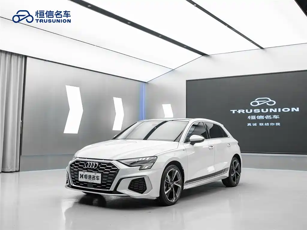 Audi A3 2024 Model Sportback 35 TFSI Fashion Sport фото 3
