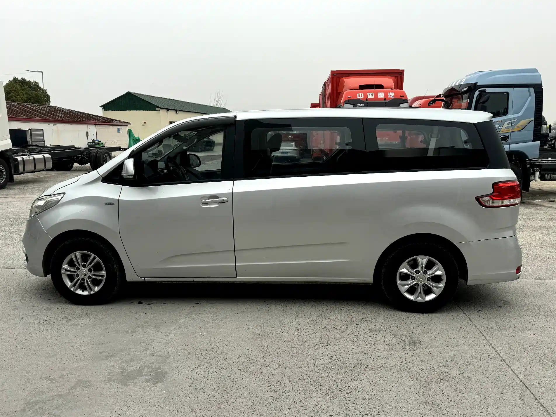 Фото 7 - Maxus G10