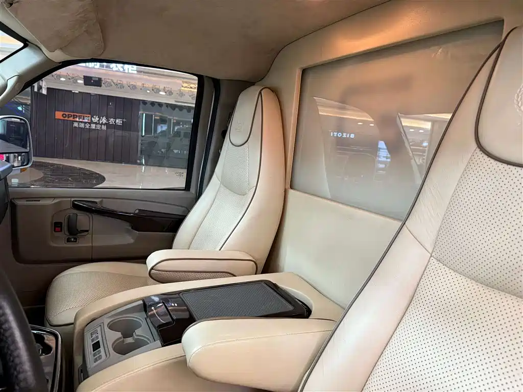 GMC Savana 2013 2013 5.3L AWD Leader Edition