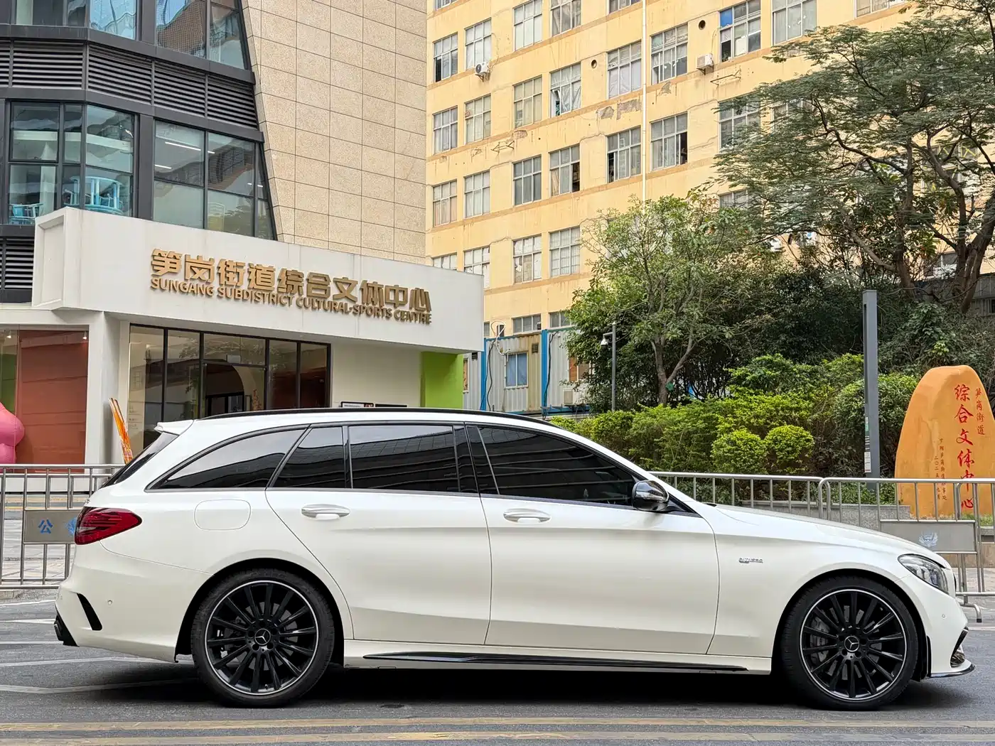 Mercedes-Benz C-Class AMG 2019 AMG C 43 4MATIC Estate Special Edition фото 4