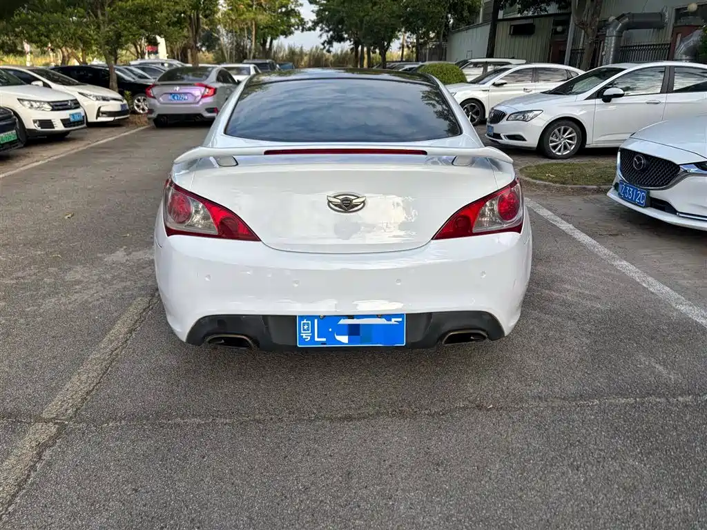 Hyundai Genesis Coupe 2012 2009 2.0T Automatic Elegant Edition