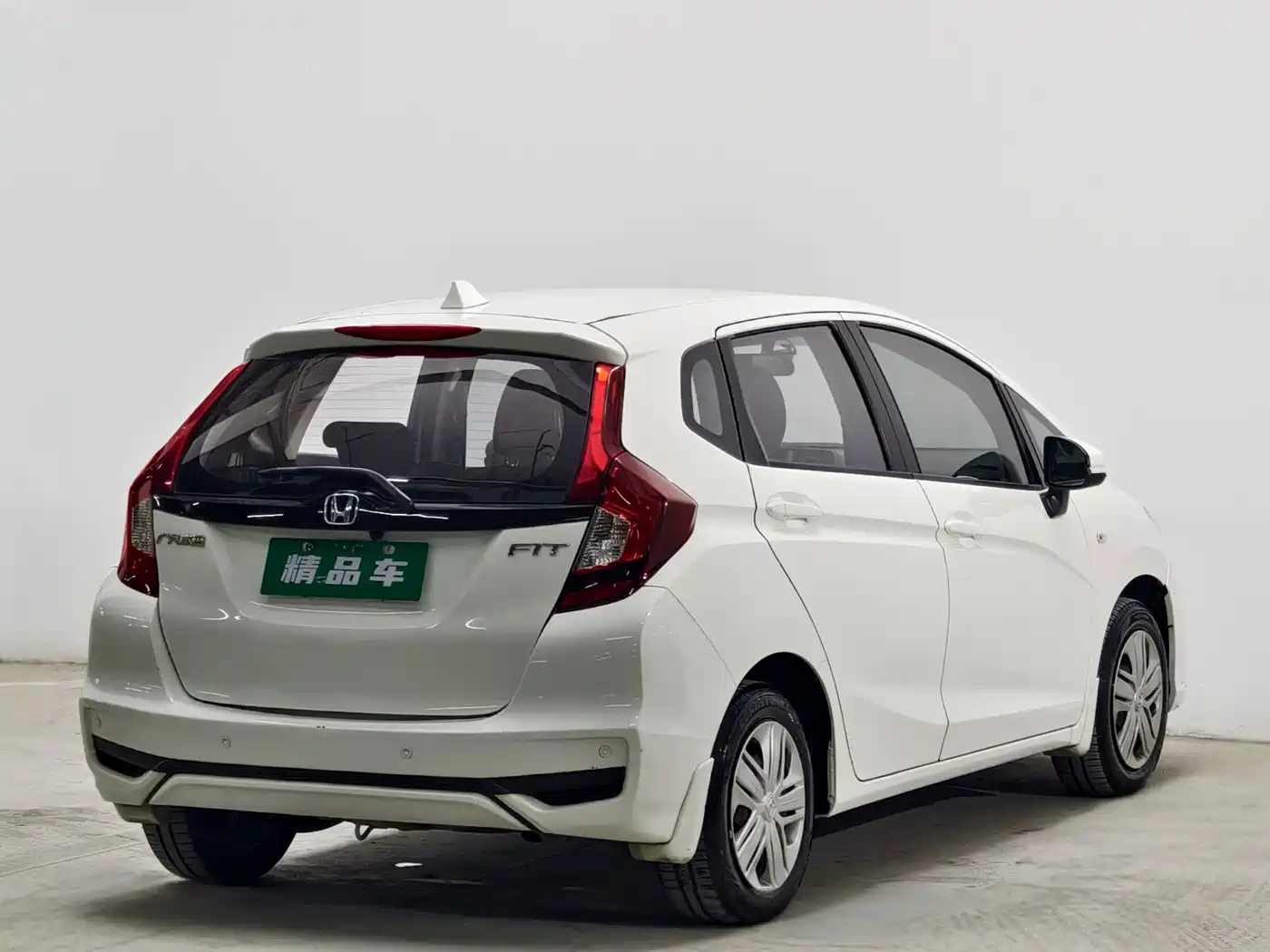 Фото 4 - Honda Fit