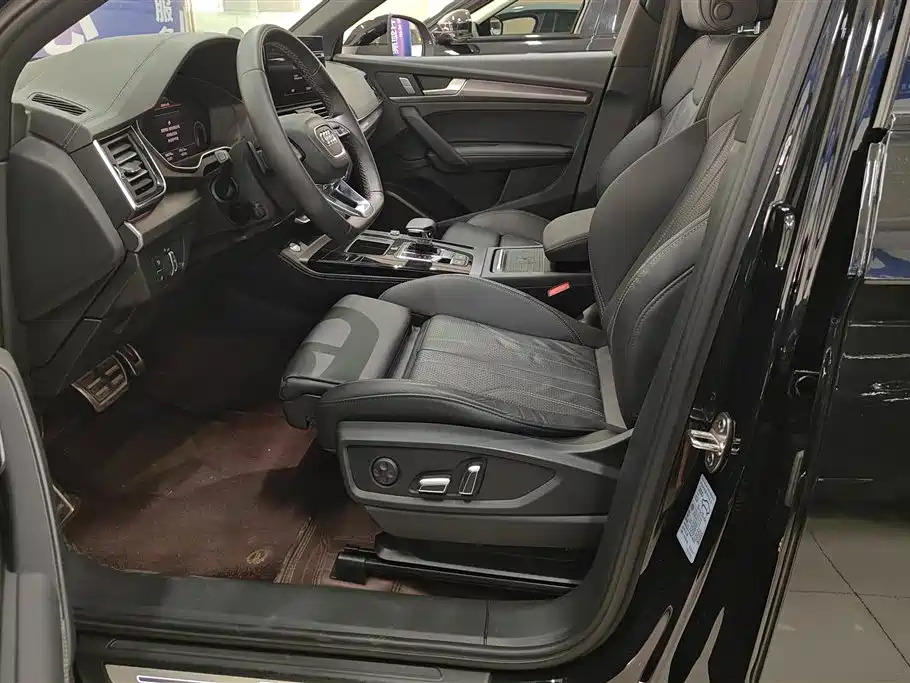 Audi Q5L 2023 40T Luxury Dynamic фото 9
