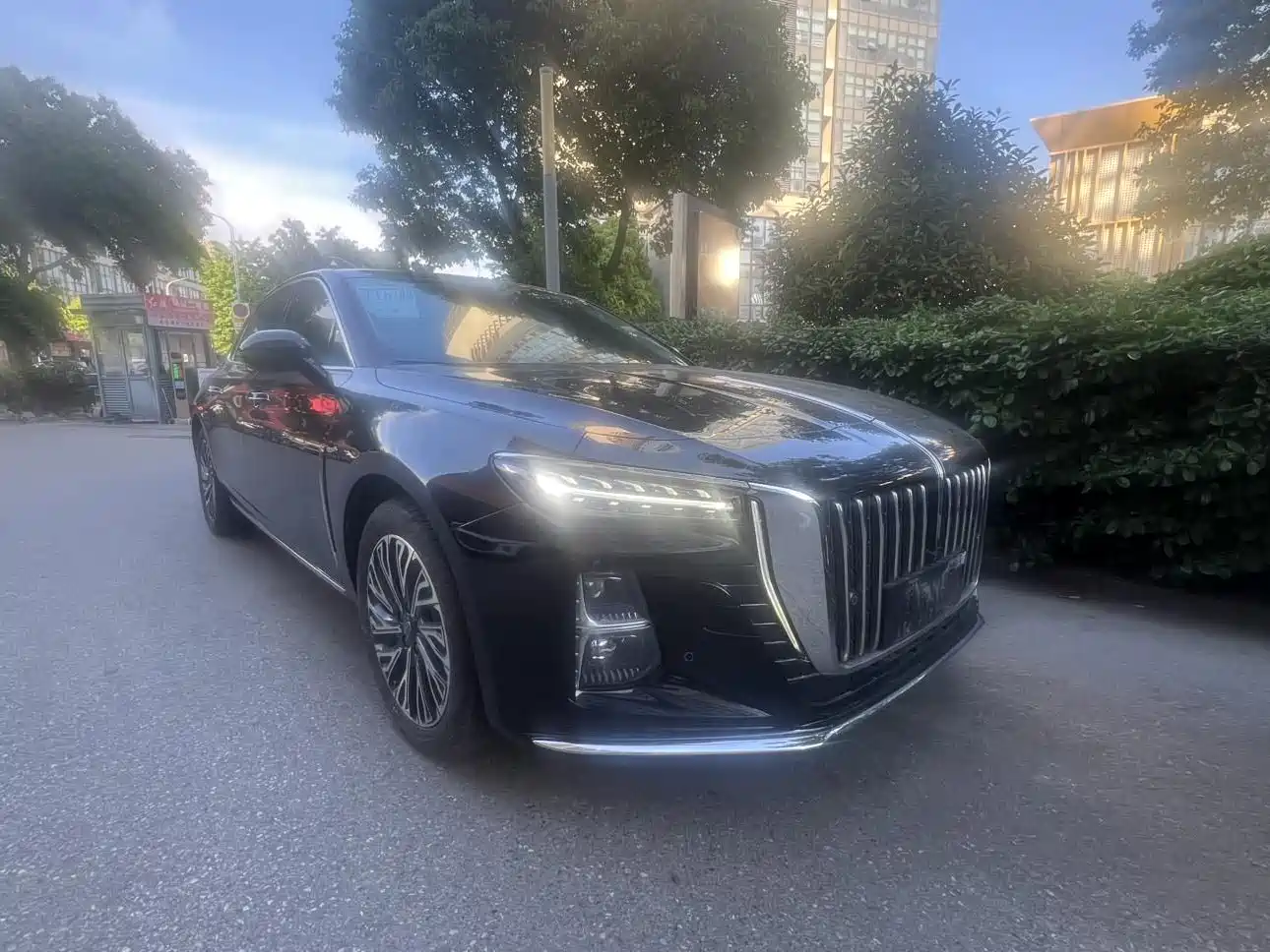 Hongqi H5 2024 2.0T Automatic Smart Connect Flag Smooth Edition