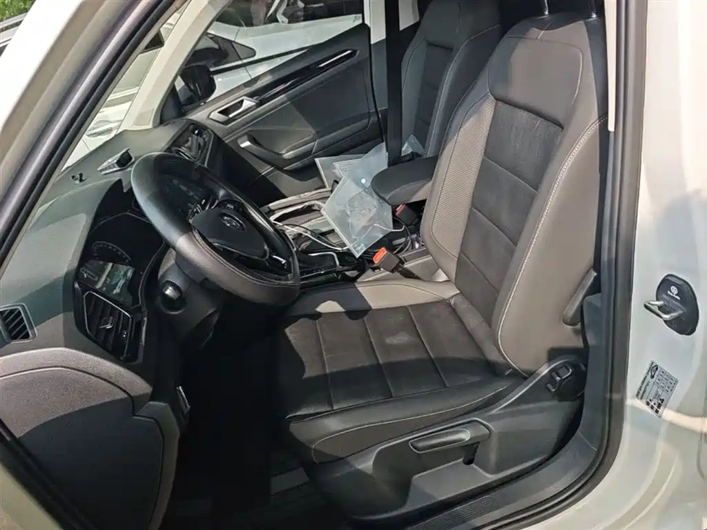 Volkswagen T-ROC 2018 280TSI DSG 2WD Comfort (China V) фото 22