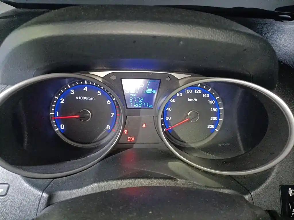 Hyundai Beijing Hyundai ix35 2013 2.0L Automatic 2WD Comfort GL China IV фото 5