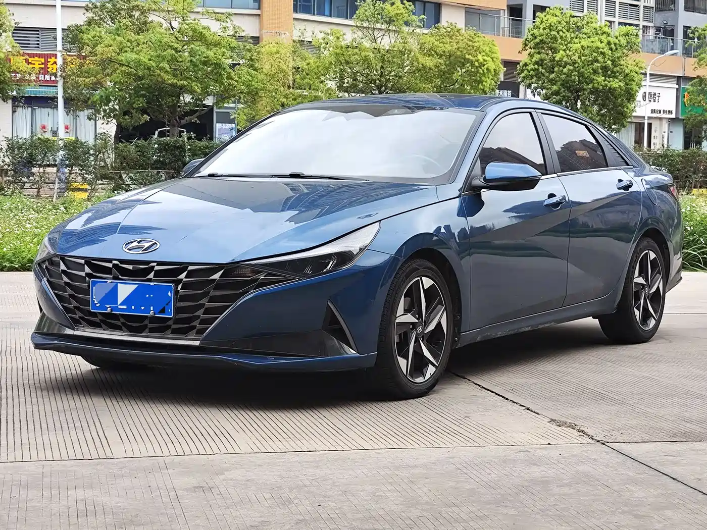 Hyundai Elantra 2021 1.5L CVT LUX Premium Edition
